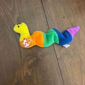 Ty rainbow Beanie Baby "Inch" the Worm Retired 95
